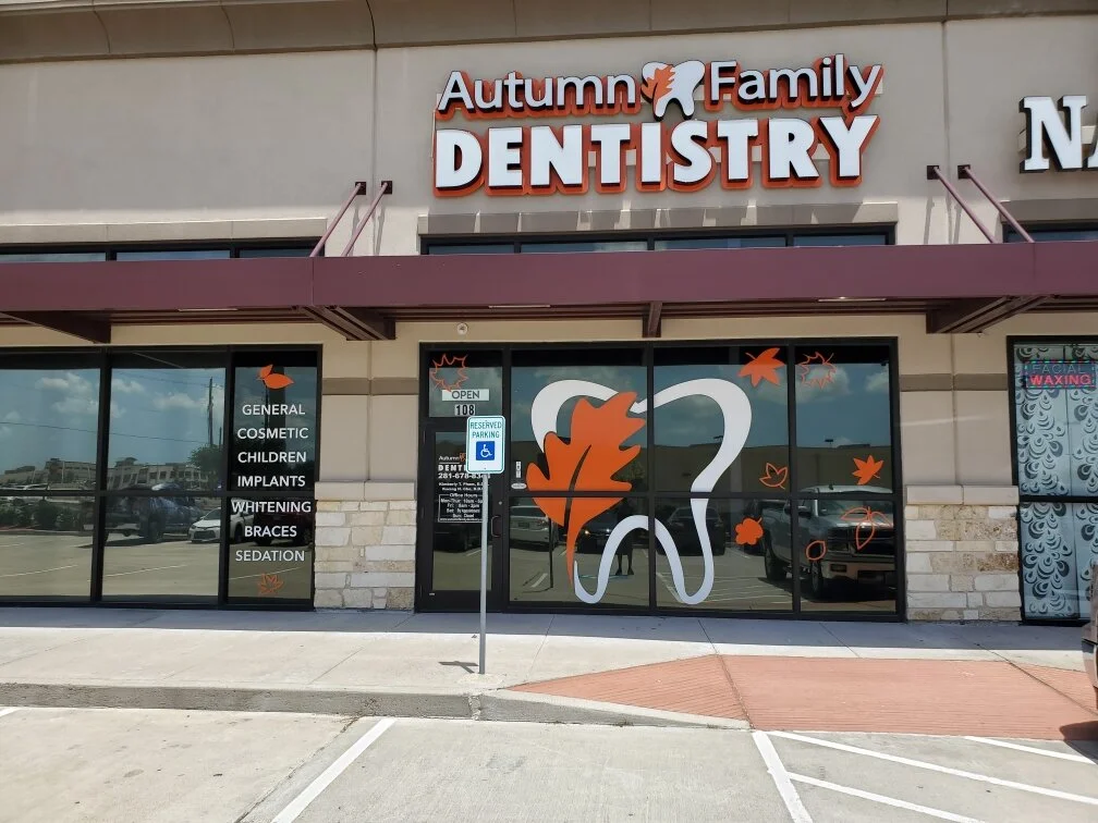 Arriba 54+ imagen dental office window signs Abzlocal.mx