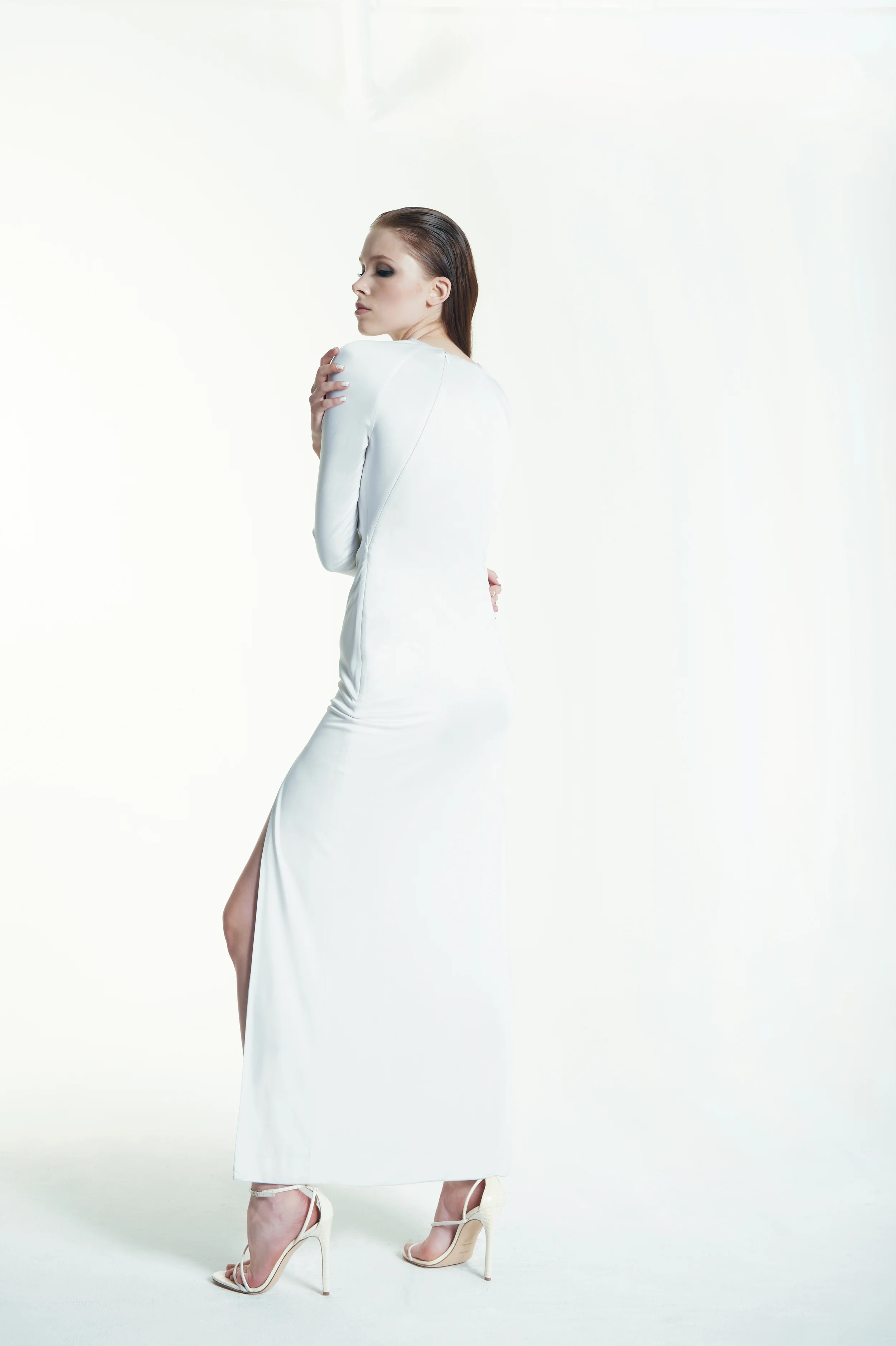HYDRA GOWN 100% silk jersey outer with 100% silk organza tipping. fully lined in self.