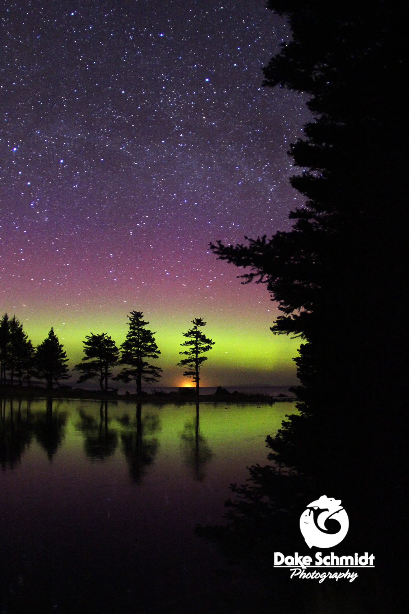SHIP'S GLOW UNDER THE NORTHERN SKY