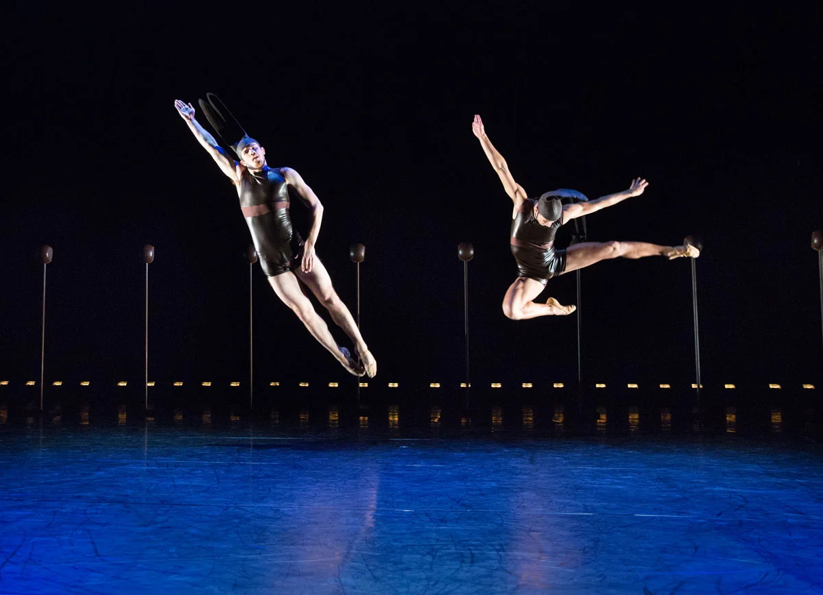 ai-big-ones-zachary-kapeluck-richard-villaverde-jump-apart_1000.jpg