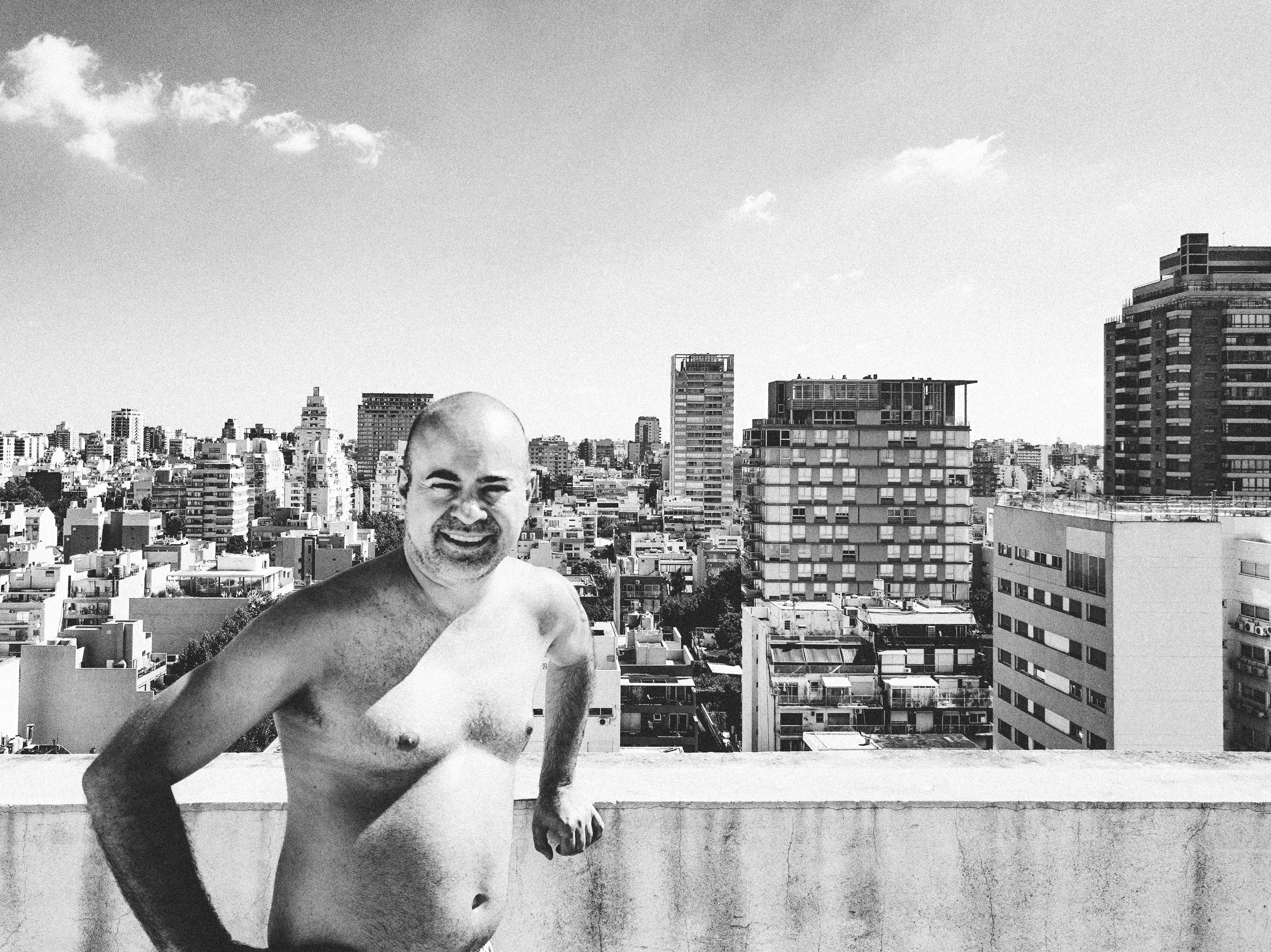 Cineasta, escritor, fotógrafo y soñador. Buenos Aires es su actriz principal.