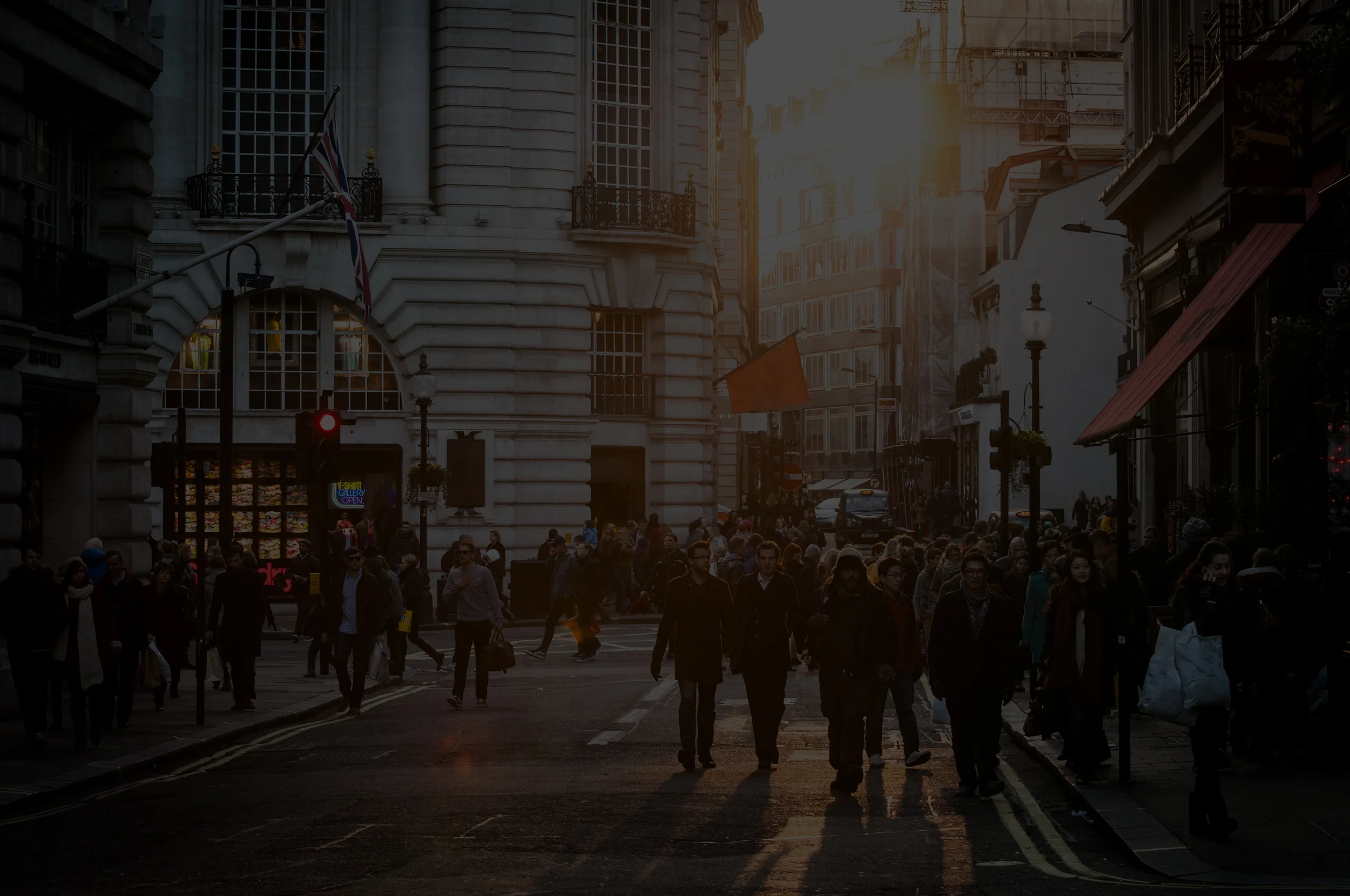 city-sunny-people-street_2.jpg