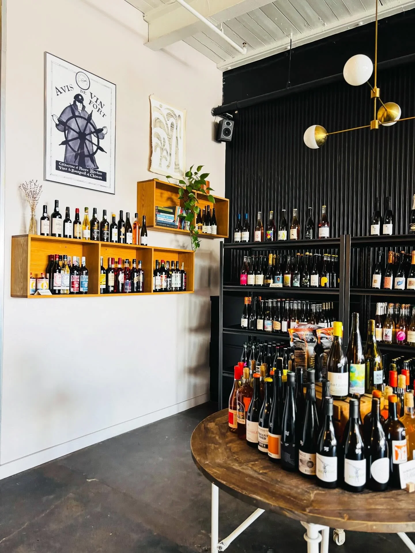 LAST DAY&hellip;
to stock up &mdash; to get those lingering wine clubs and online orders!! We&rsquo;ll be CLOSED 4/19-4/28 to travel to the Loire. Follow along next week for producer visits 🤗