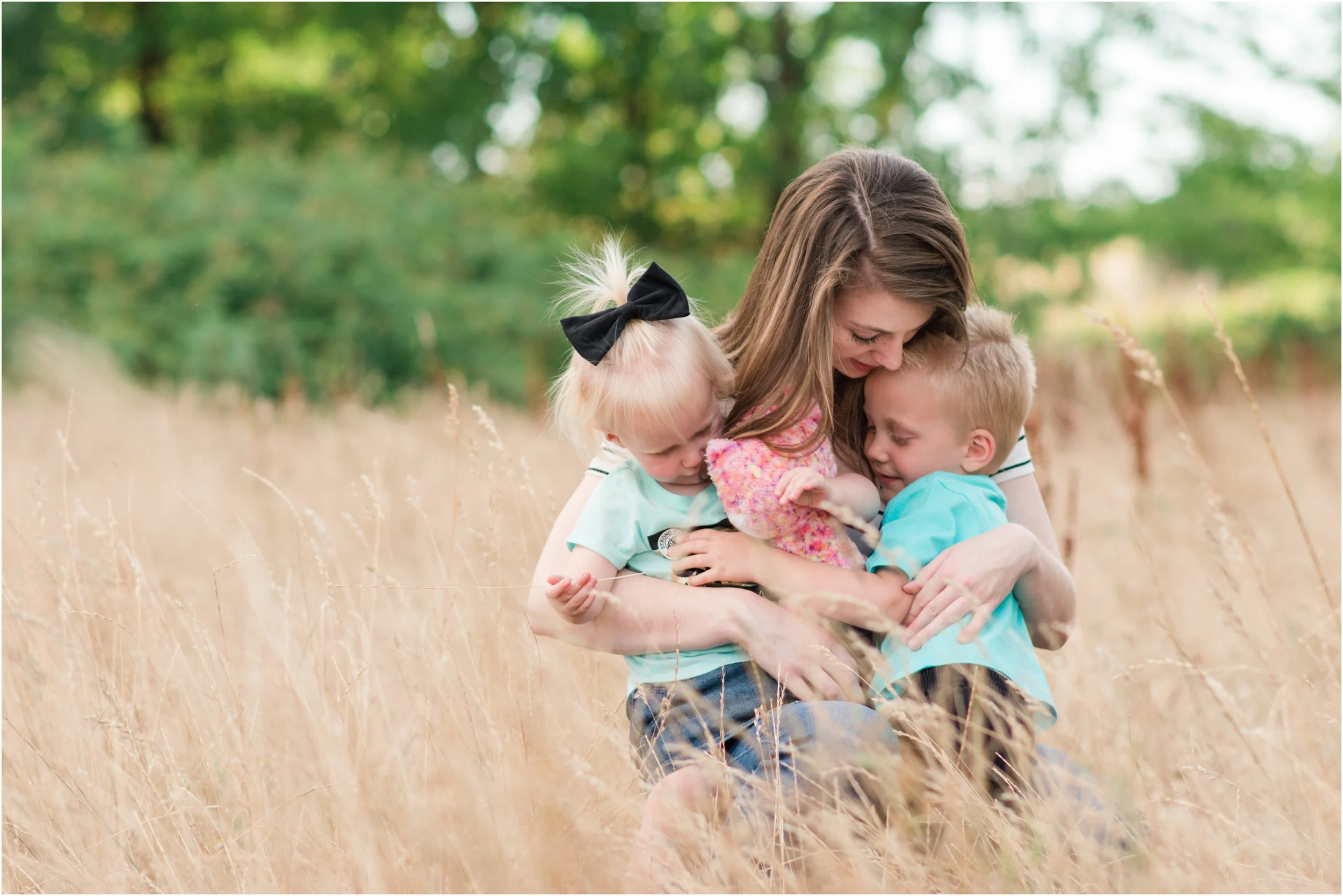 Luke & Olivia with their mama, Cheilsey