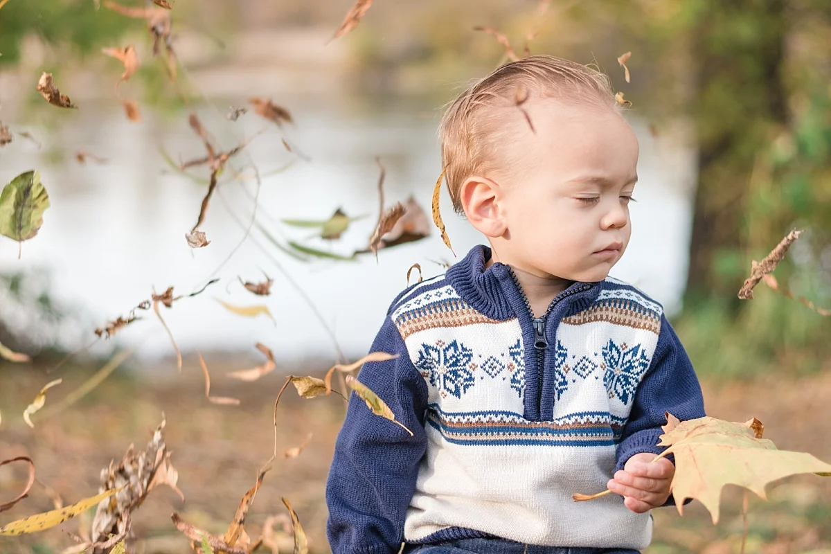 family portraits in the park by the river and on the pathway_0012.jpg