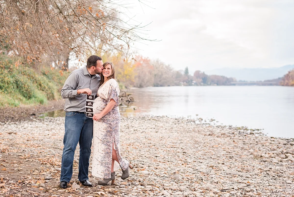 winter maternity session thru the fields and to the river_0021.jpg
