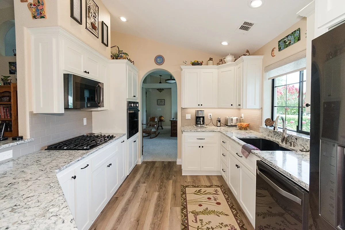 ceramic designs kitchen flooring remodels new construction_0385.jpg