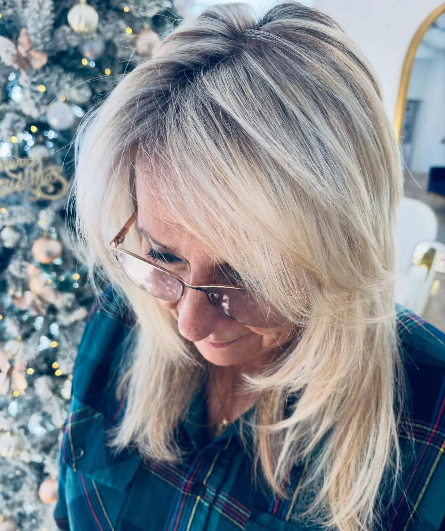 Beautiful highlights on my amazing client today. She was so happy. She made my day!
 by jersey