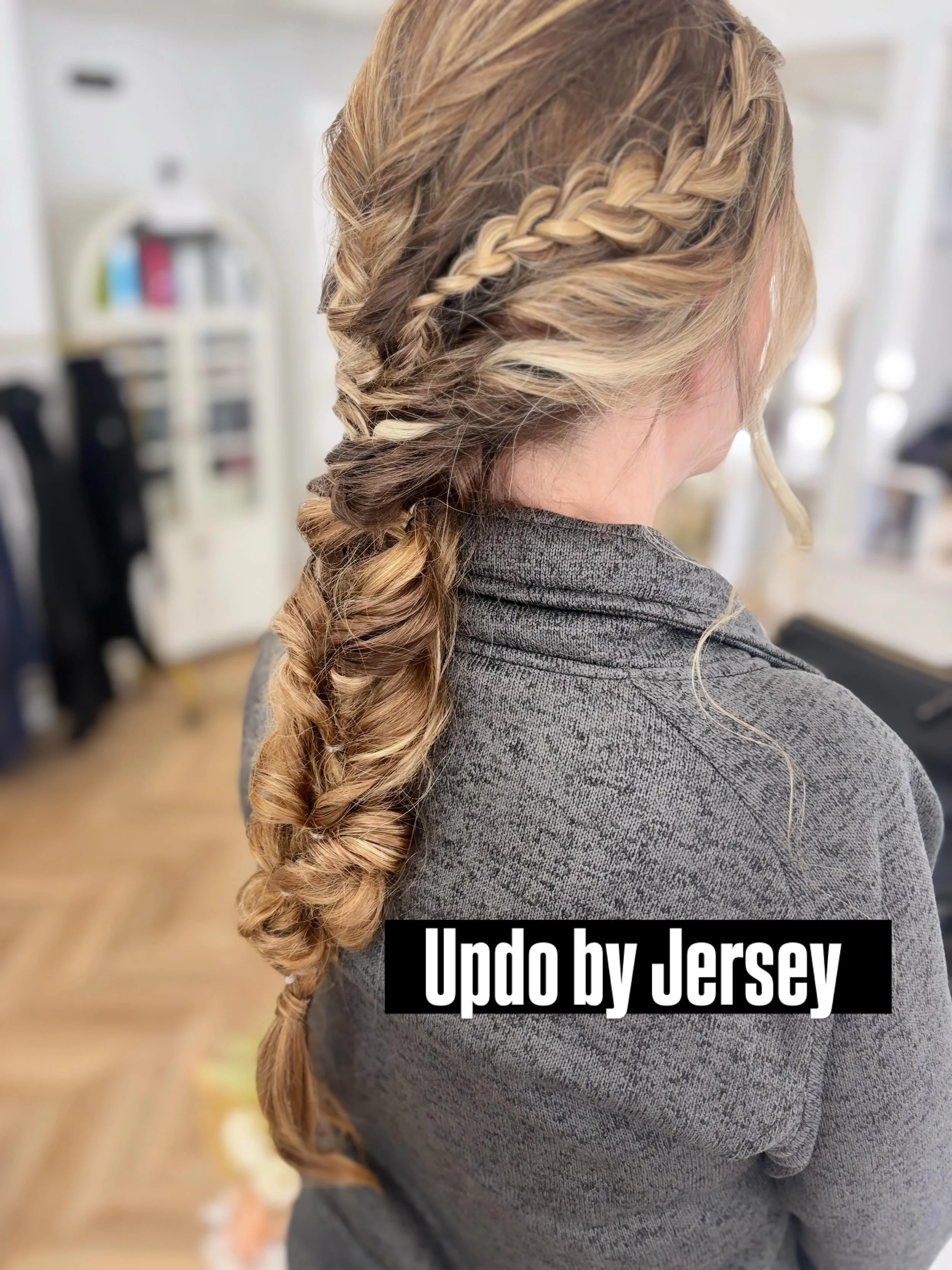 ✨ Beautiful whimsical updo by Jersey at Peaches Salon ✨
Soft, romantic, and perfect for weddings, proms, quincea&ntilde;eras, or any special occasion 💕
Book your appointment today and let us create your dream look!
📞 Call 586-598-0040
#PeachesSalon