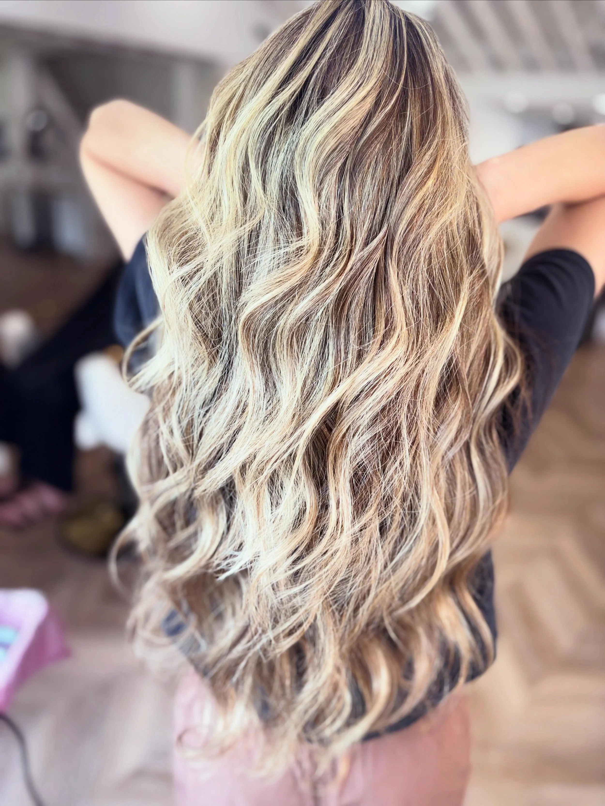 ✨ Okay, I can&rsquo;t help it! These are the LAST photos, I promise! 😂✨
I just had to share a few more because she is absolutely gorgeous and this hair turned out so beautiful! 💕✨
Hair by Jersey 💖
I can&rsquo;t wait to see you in my chair and help