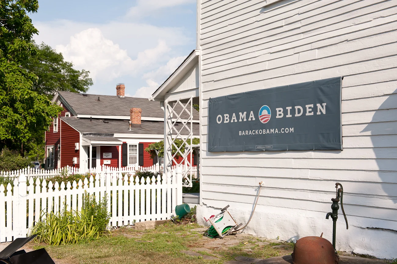 070412_POTUS_Ohio_Bus_Tour_Maumee_0035.jpeg