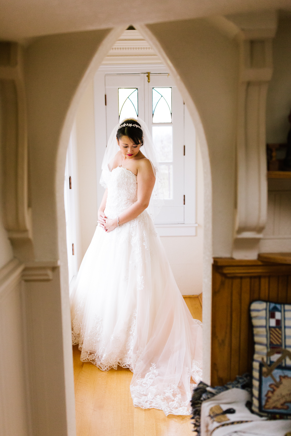 sumner_winter_indoor_wedding_lifestyle_wedding_photographer-84.jpg