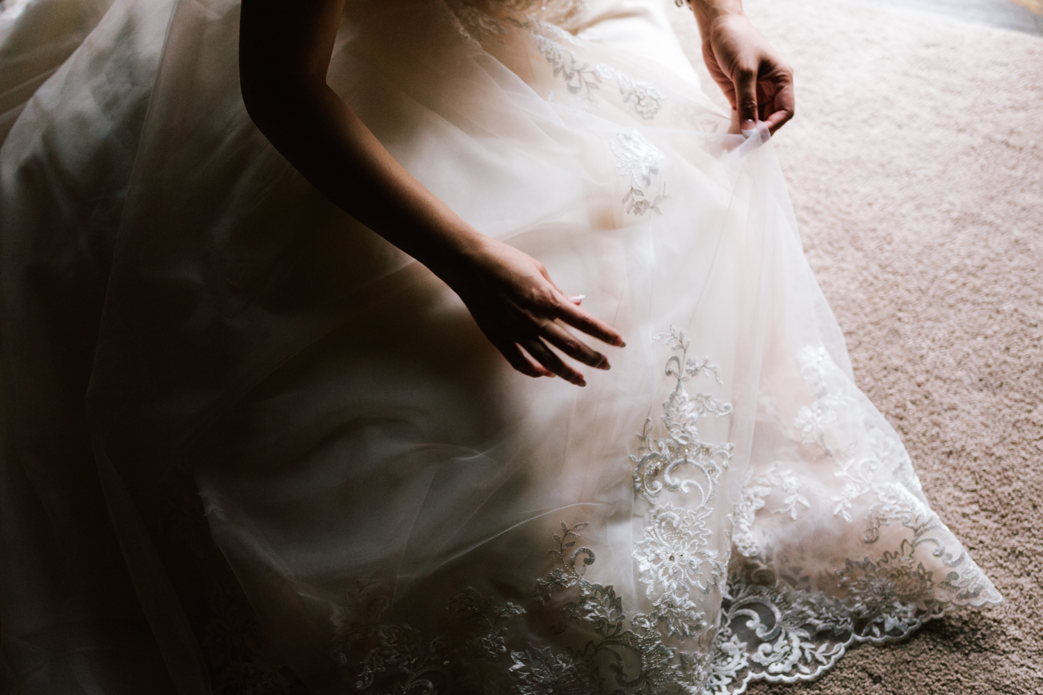 sumner_winter_indoor_wedding_lifestyle_wedding_photographer-91.jpg