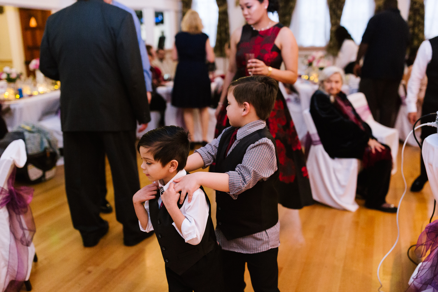 sumner_winter_indoor_wedding_lifestyle_wedding_photographer-124.jpg