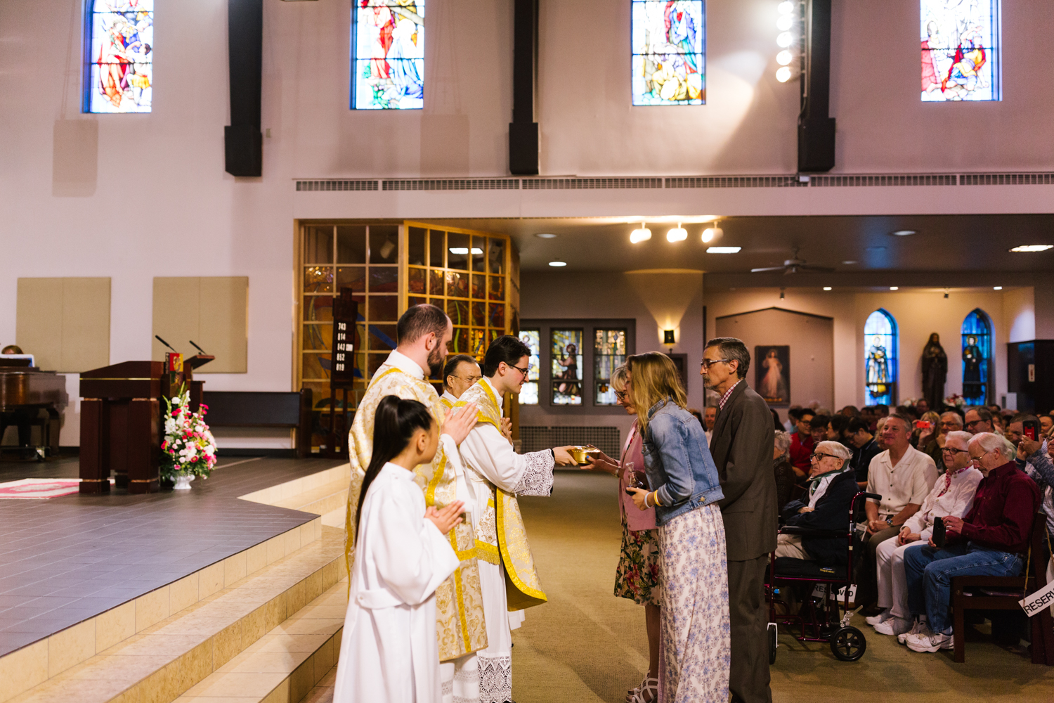 father_lou_first_mass_saint_anthony_renton-36.jpg