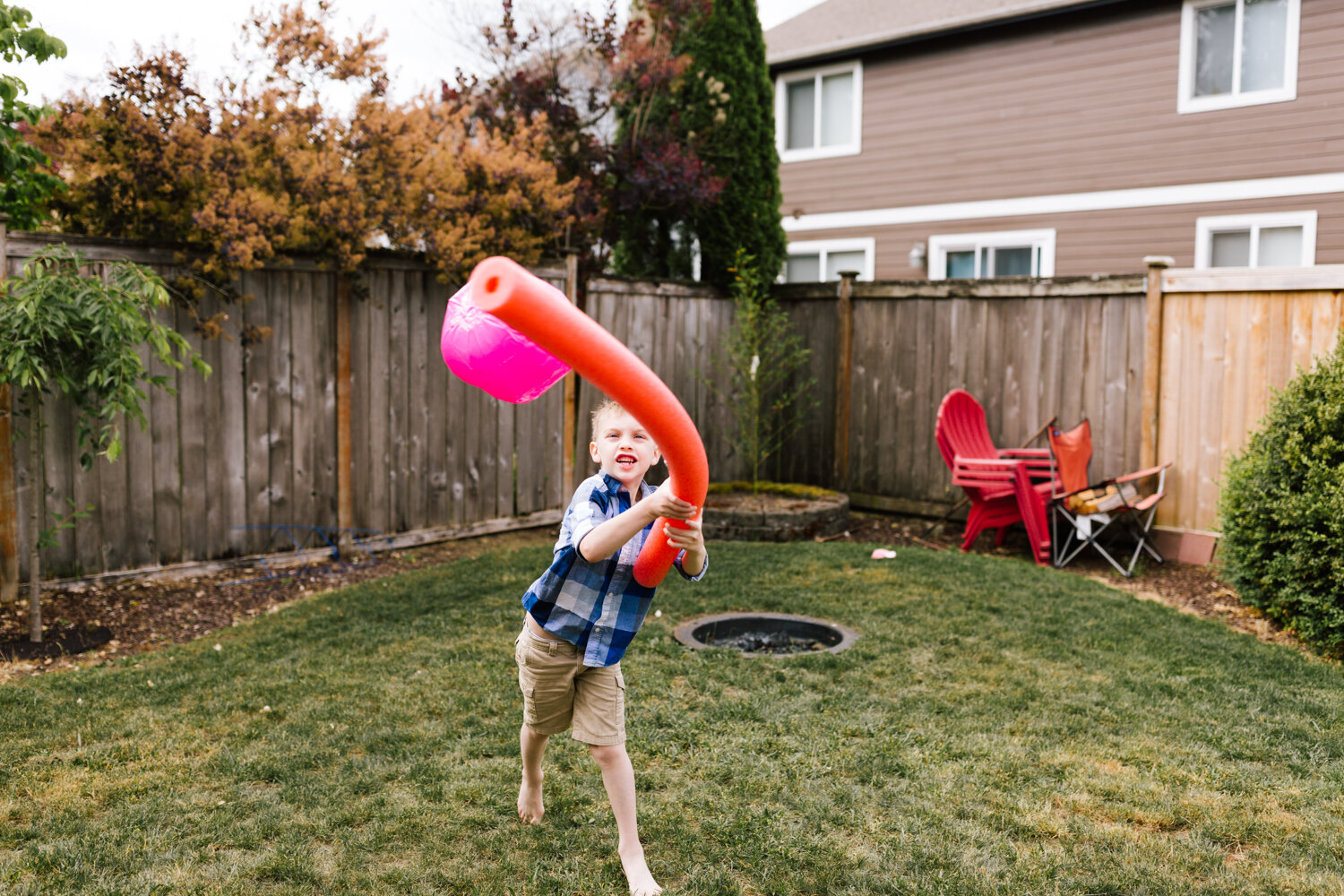 lacey_washington_family_photographer_outside_park_documentary-5.jpg