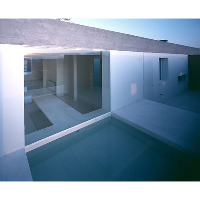 #building #jesusaparicio foto #hisaosuzuki #pool #water #transparency #minimal #glass #penthouse #skyline #architecture #arquitectura #design #dise&ntilde;o