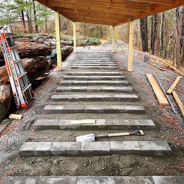 Lumber drying shed coming together. Crush n run is down and compacted with a jumping jack tamp. Solid concrete block laid, and now to make some levelers to sit on the block. #woodworking  #sawmill
