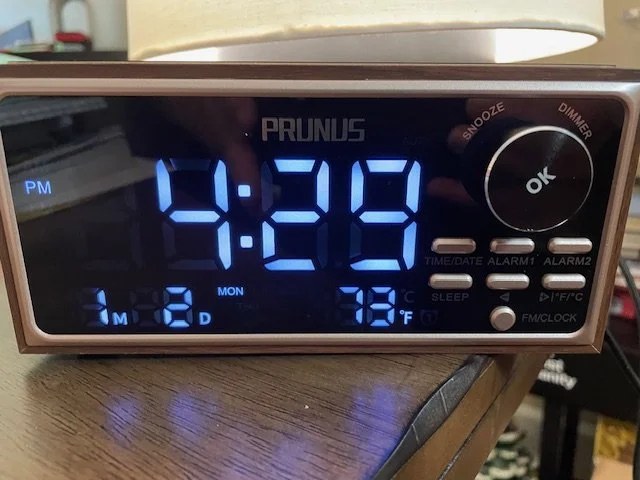 vintage clock radio