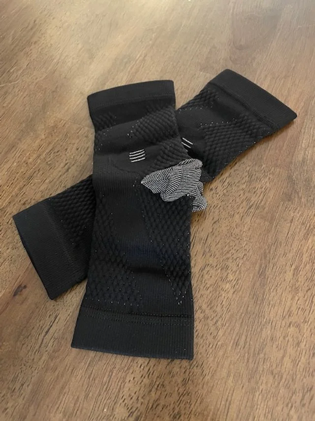 ankle compression sleeves, black
