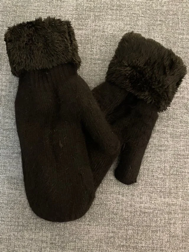 black fuzzy-lined mittens