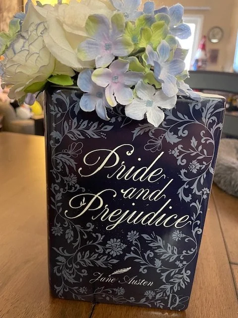 pride and prejudice book vase