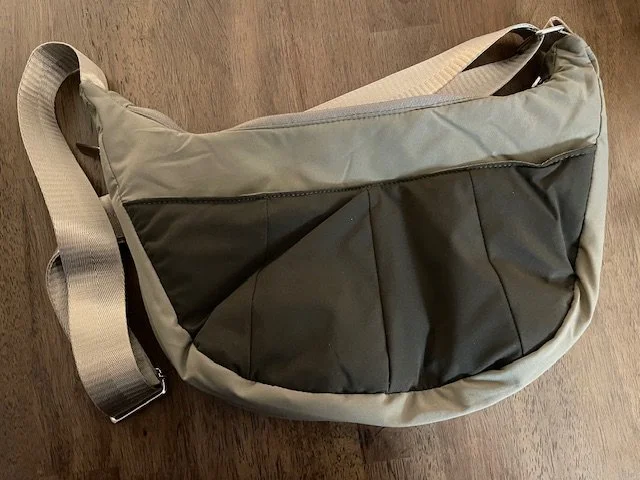 puffy nylon crossbody bag black/olive