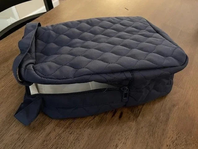 navy lunchbag