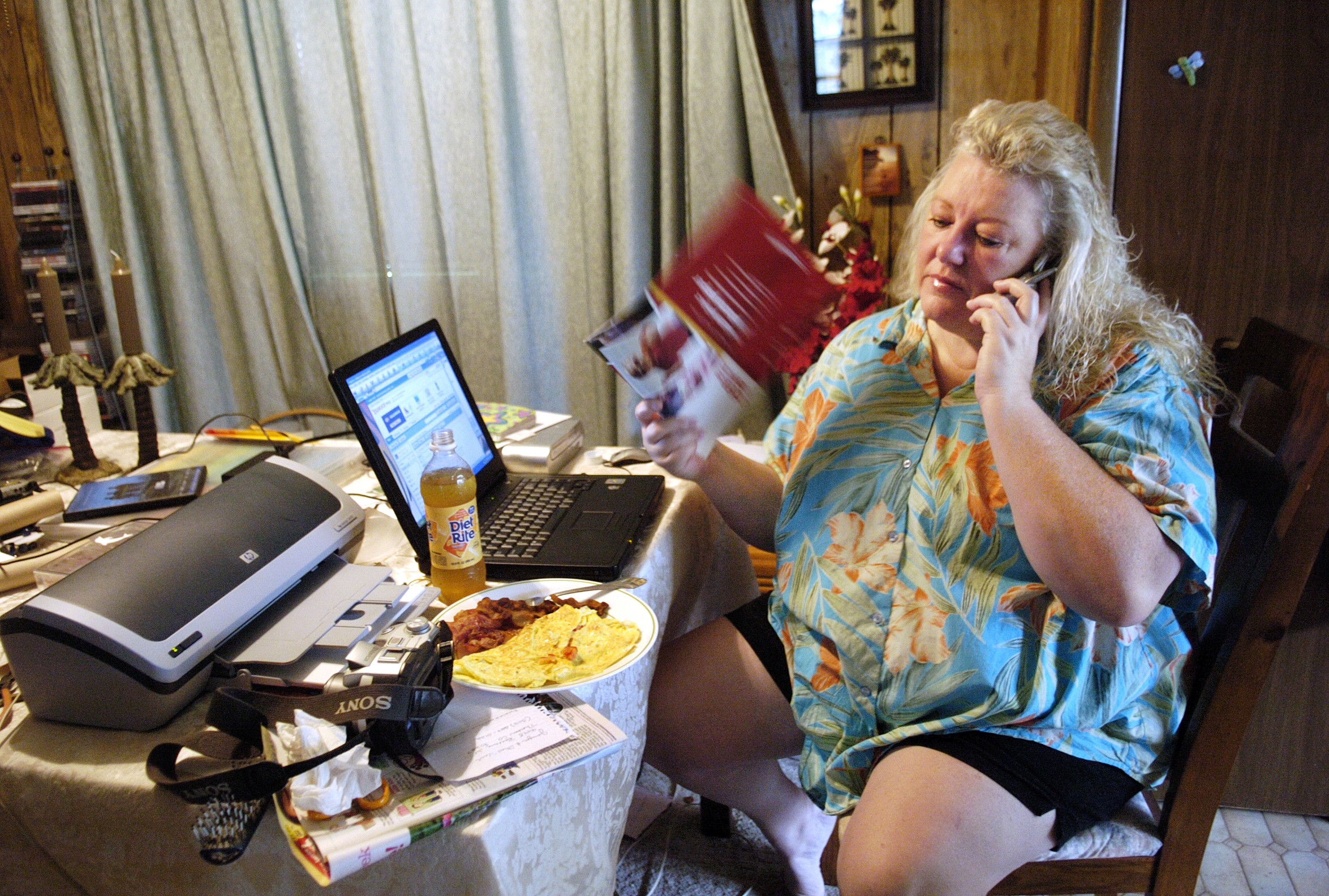 Deanna fans herself before eating her low-carb breakfast of bacon and eggs one morning. Once she started the diet, she quickly lost 25 pounds.