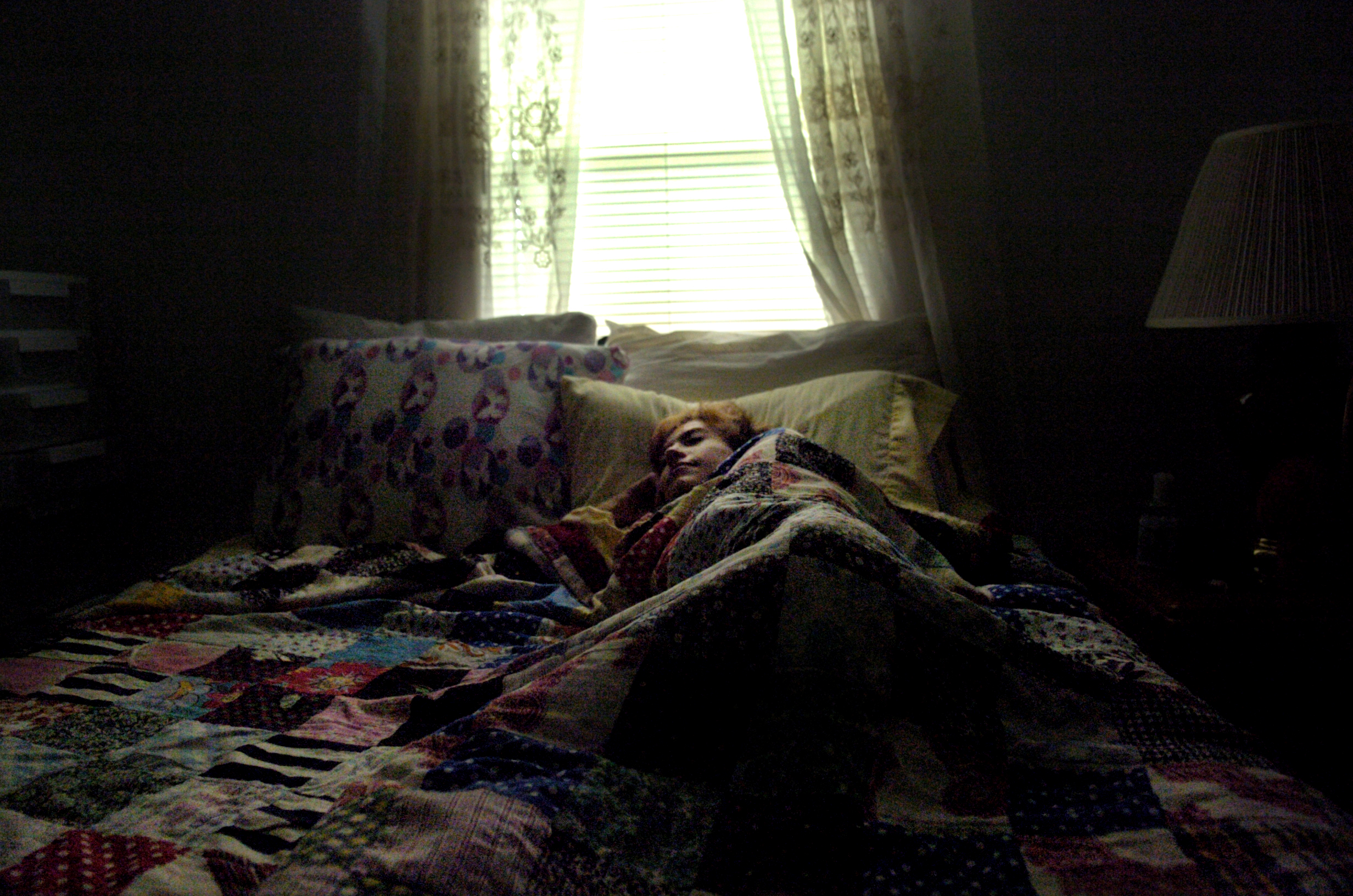 During Melissa's stay with Deanna, she had emotional ups and downs. In the beginning she did very well with her eating plan, but after their segment on Entertainment Tonight aired, she became depressed and often stayed in her room.