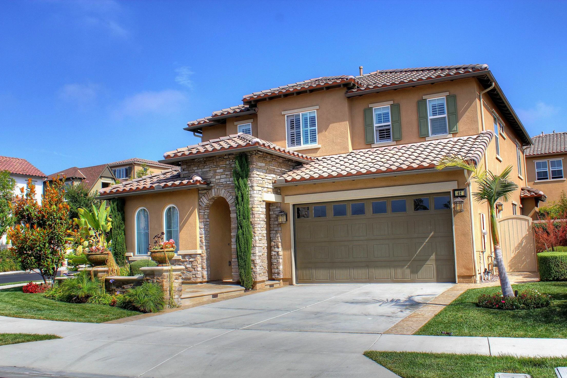 06     Front House  .jpg
