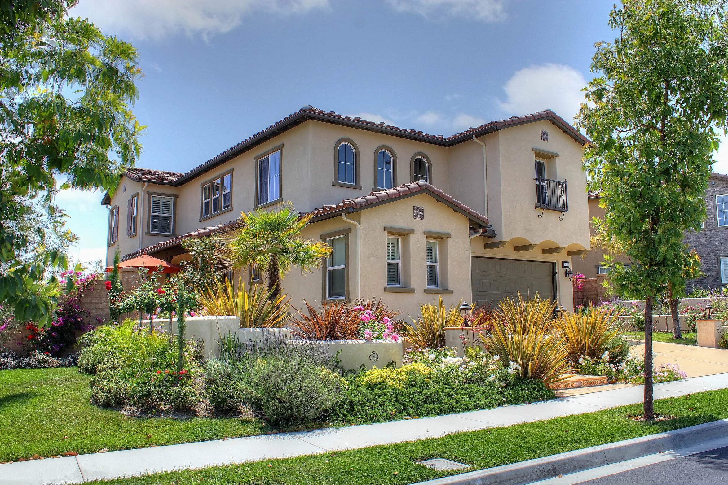 08     Front House  .jpg