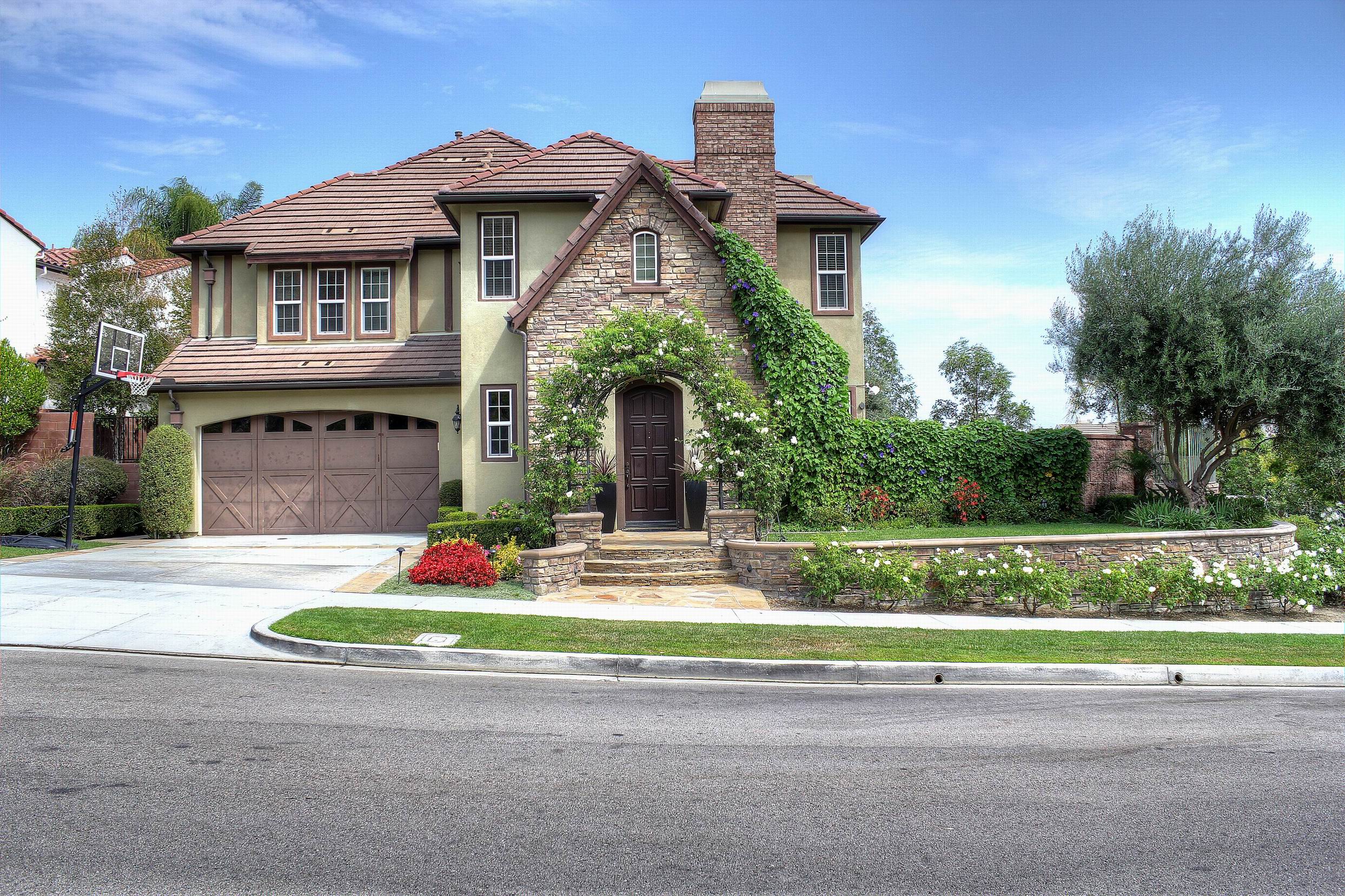 14     Front House  .jpg