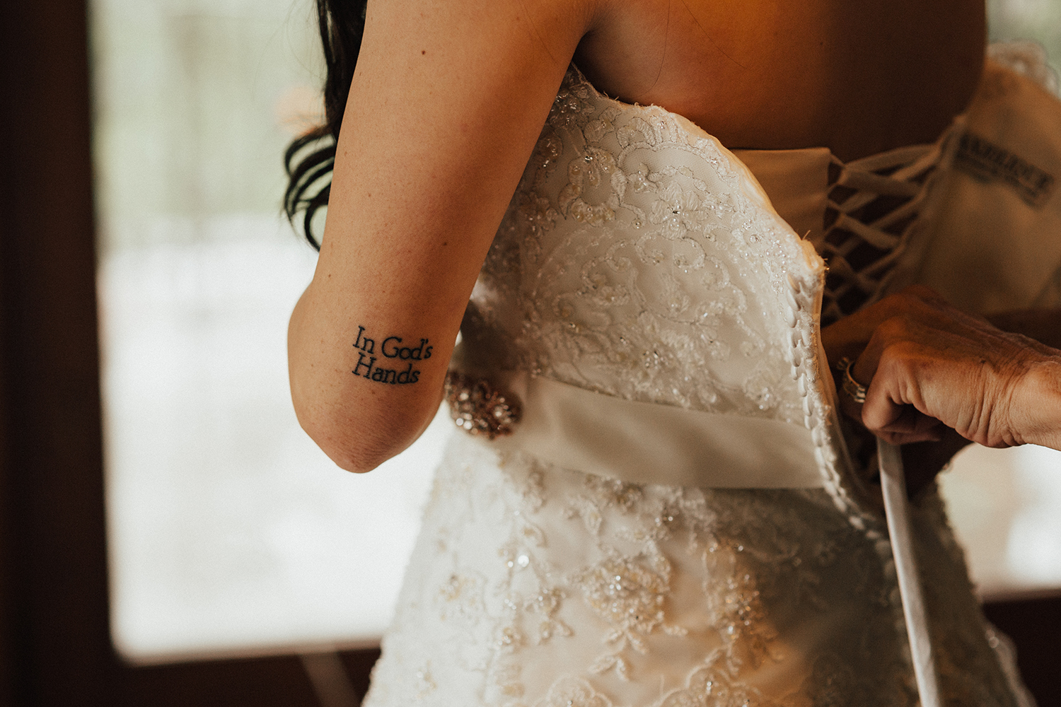 Faith_Iain_Getting Ready Girls (32).jpg
