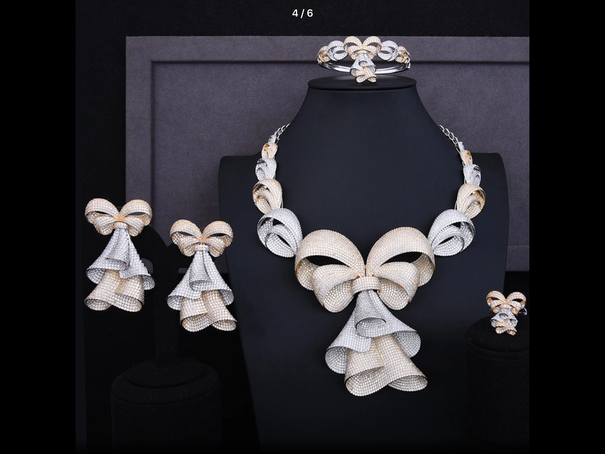 Kanwal statement necklace set 