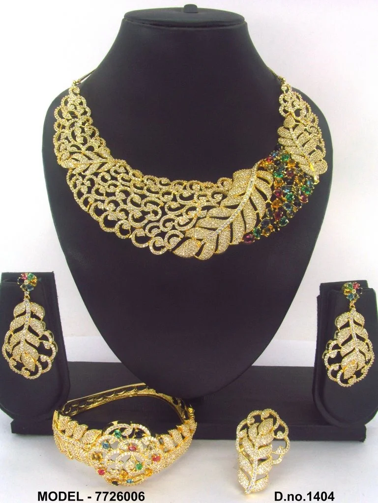 Nia Collar Necklace Set