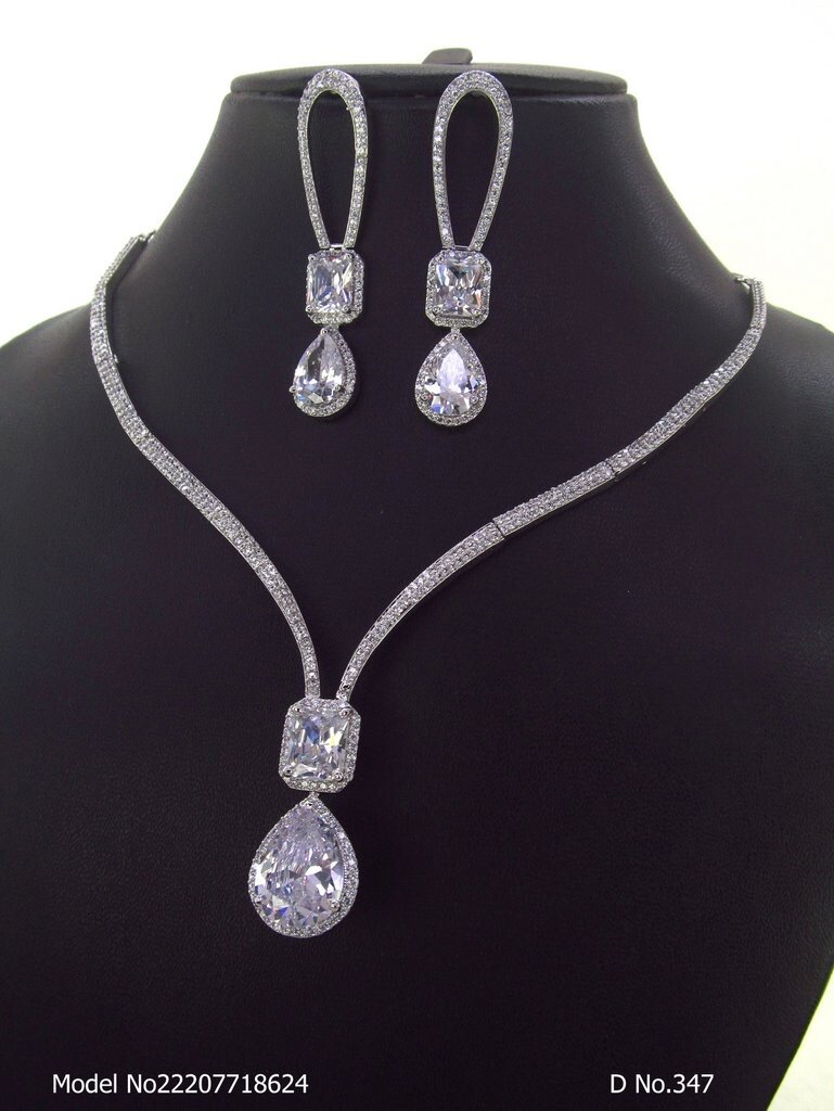 S2S Necklace Set