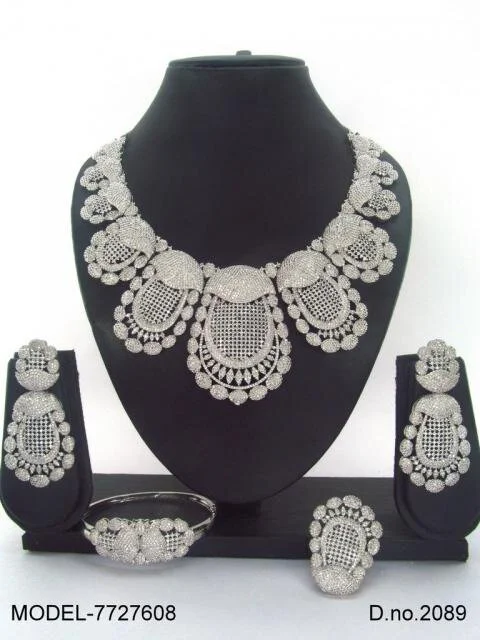 Classic Necklace Set