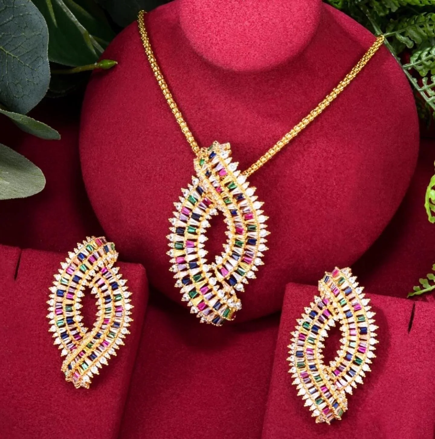 Sparkling Crystal Pendant Set