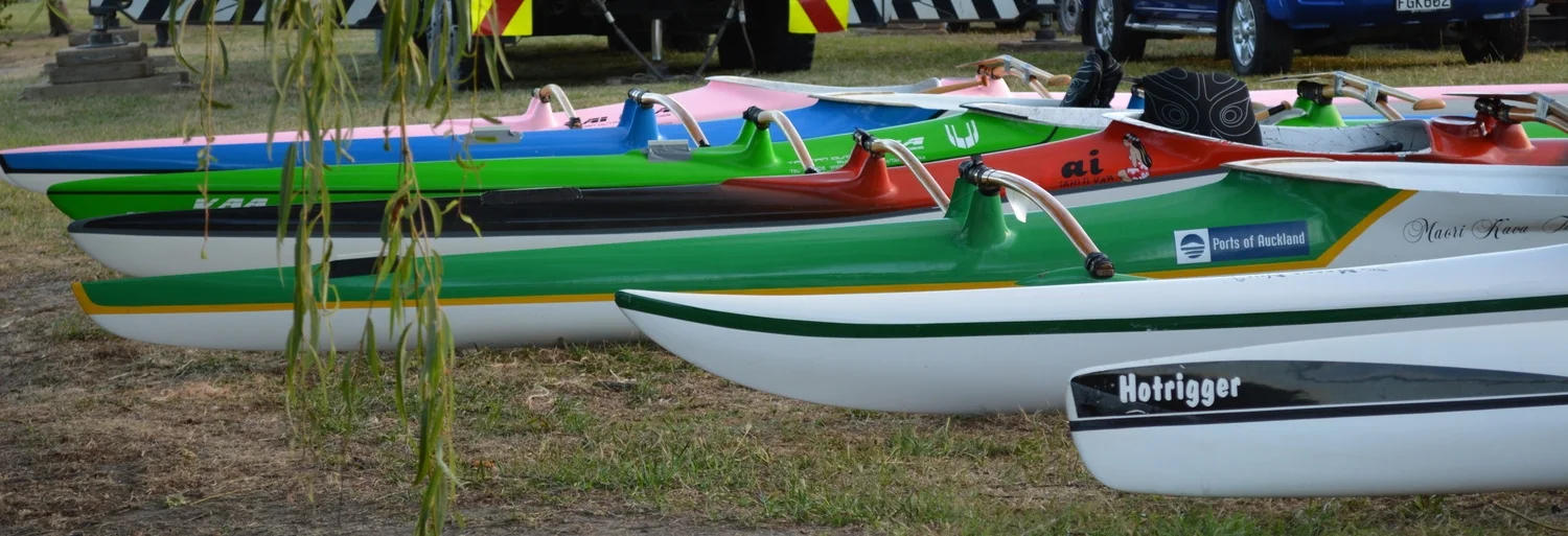 Variety of single waka designs