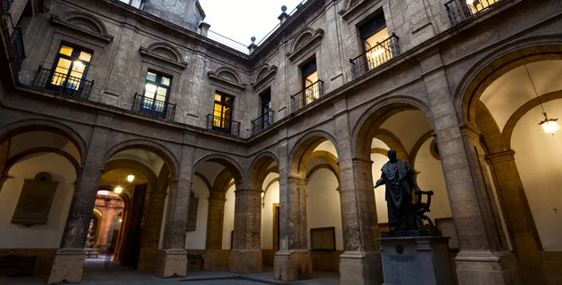 El próximo 9 de diciembre, la autora del concepto y de los textos de Wonder Ponder, Ellen Duthie, visitará la Universidad de Sevilla, invitada por el Profesor José Barrientos, para dar una charla teórica y práctica sobre el proyecto de Filosofía visual para niños Wonder Ponder, en el marco de la asignatura " Filosofía para niños: aprender a ser ", del Grado en Educación Infantil. Será en la Facultad de Ciencias de la Educación (Aula 3.16) a las 15 horas.
