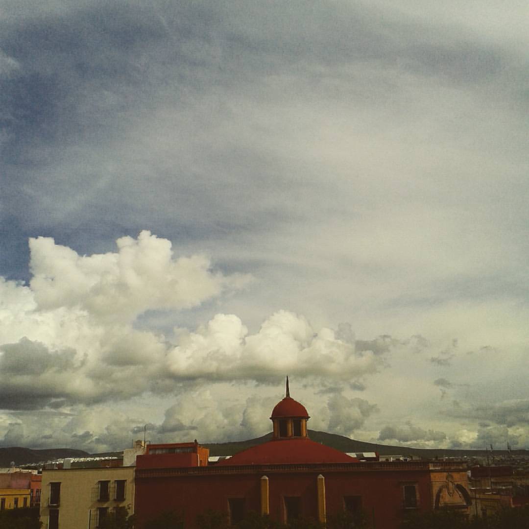 Cielo de Querétaro desde el balcón del hotel. 