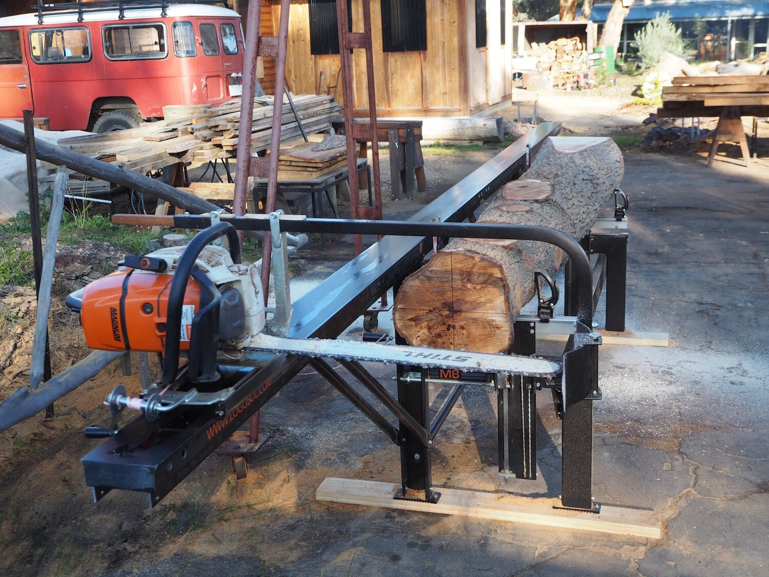 Chainsaw Milling3.jpg