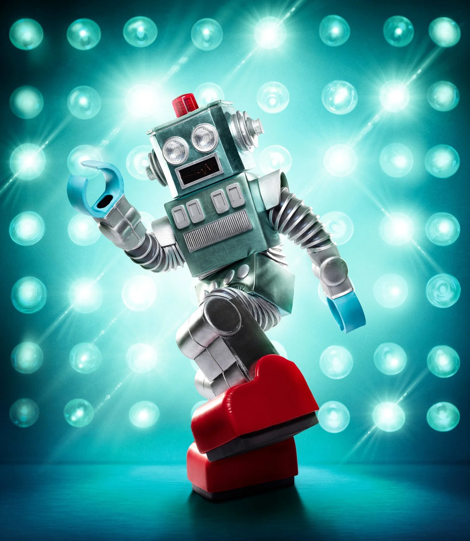  THE MASKED SINGER: The Robot. CR: Michael Becker / FOX. © 2020 FOX MEDIA LLC.  