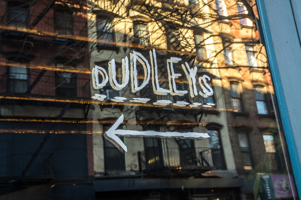 Dudley's (LES)