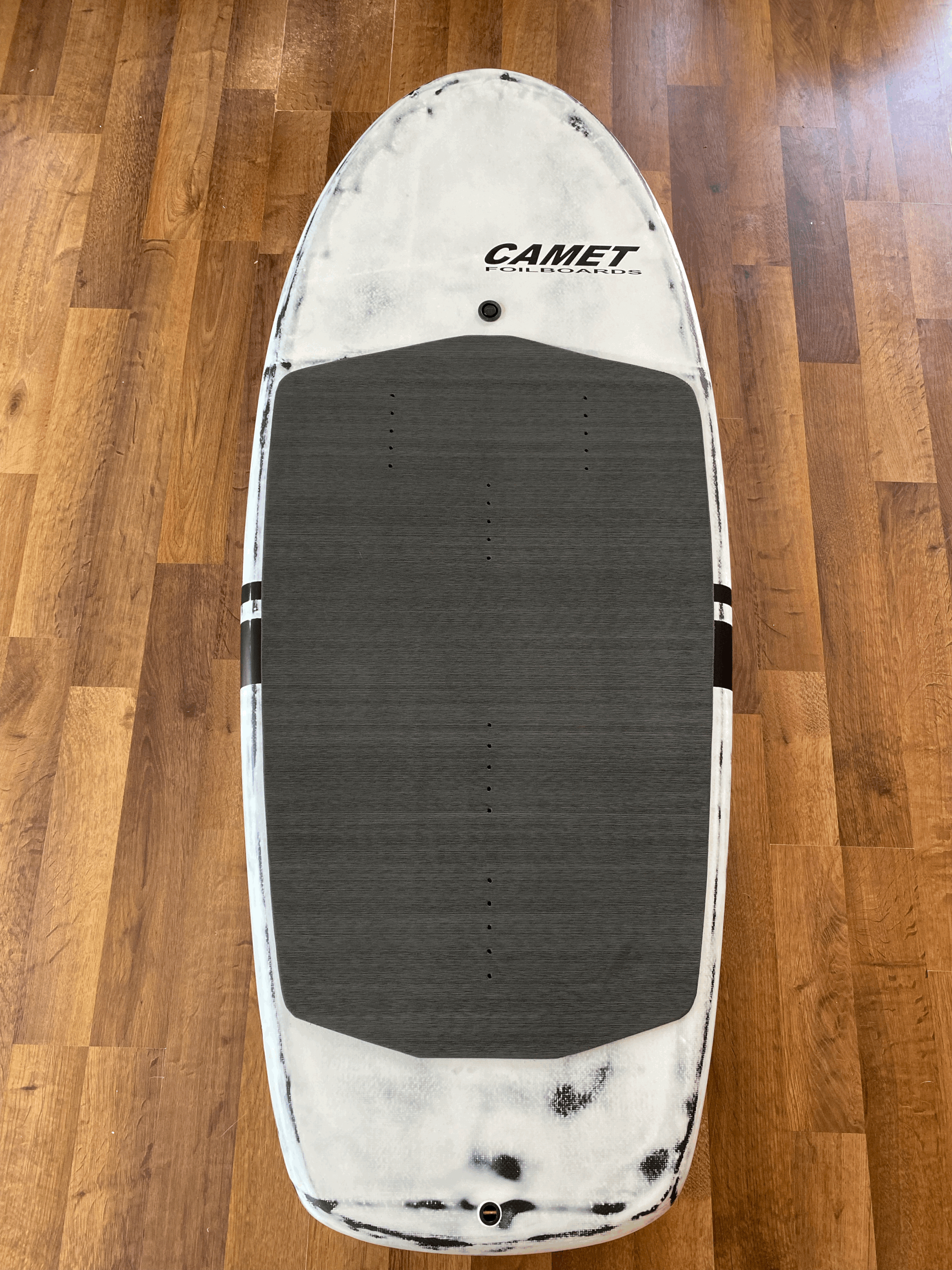 Camet Foilboard white deck