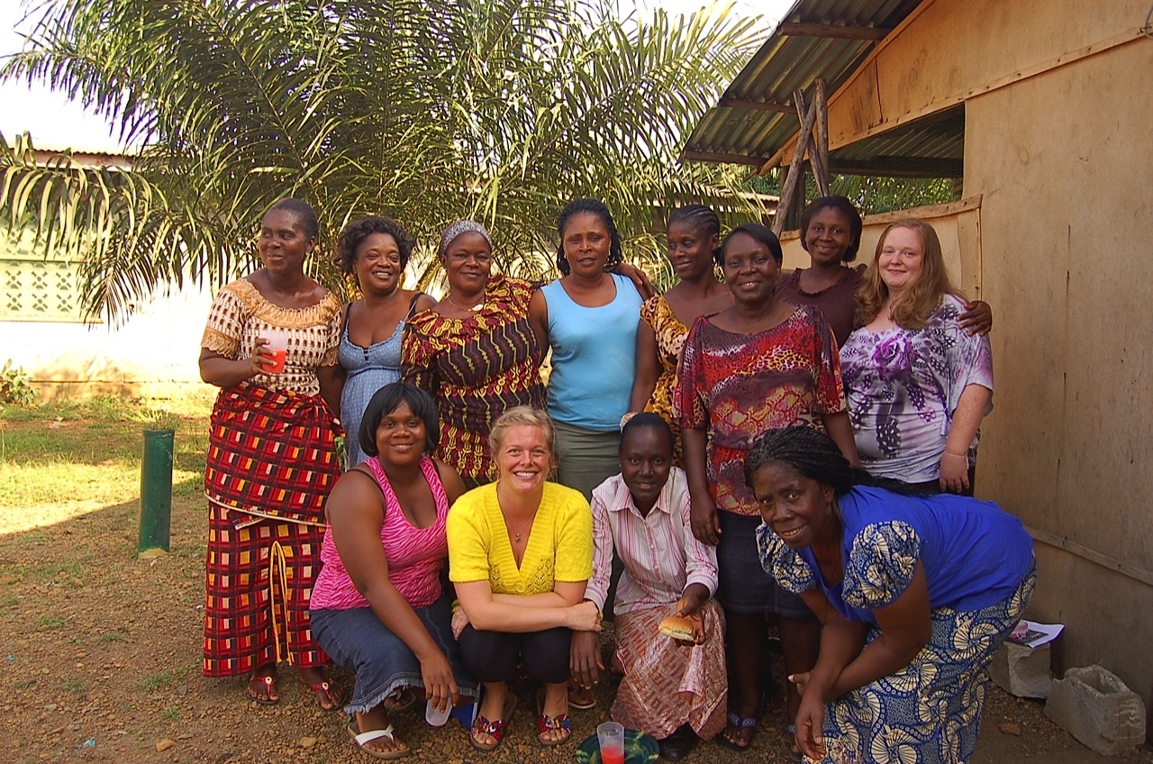 Shannon Lerach with one of her trauma-focused recovery groups in Liberia.