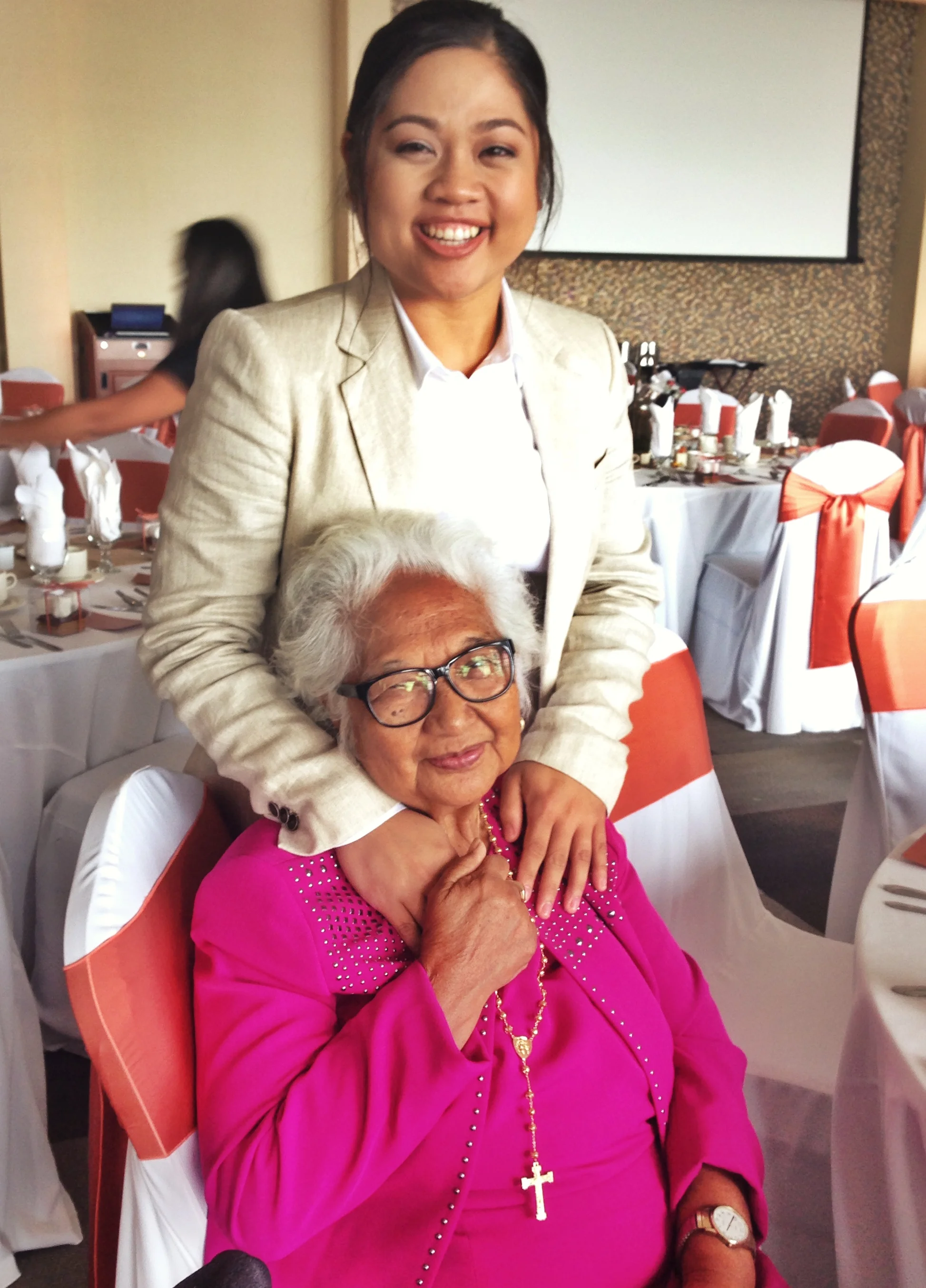 hawaii-bride-grandma