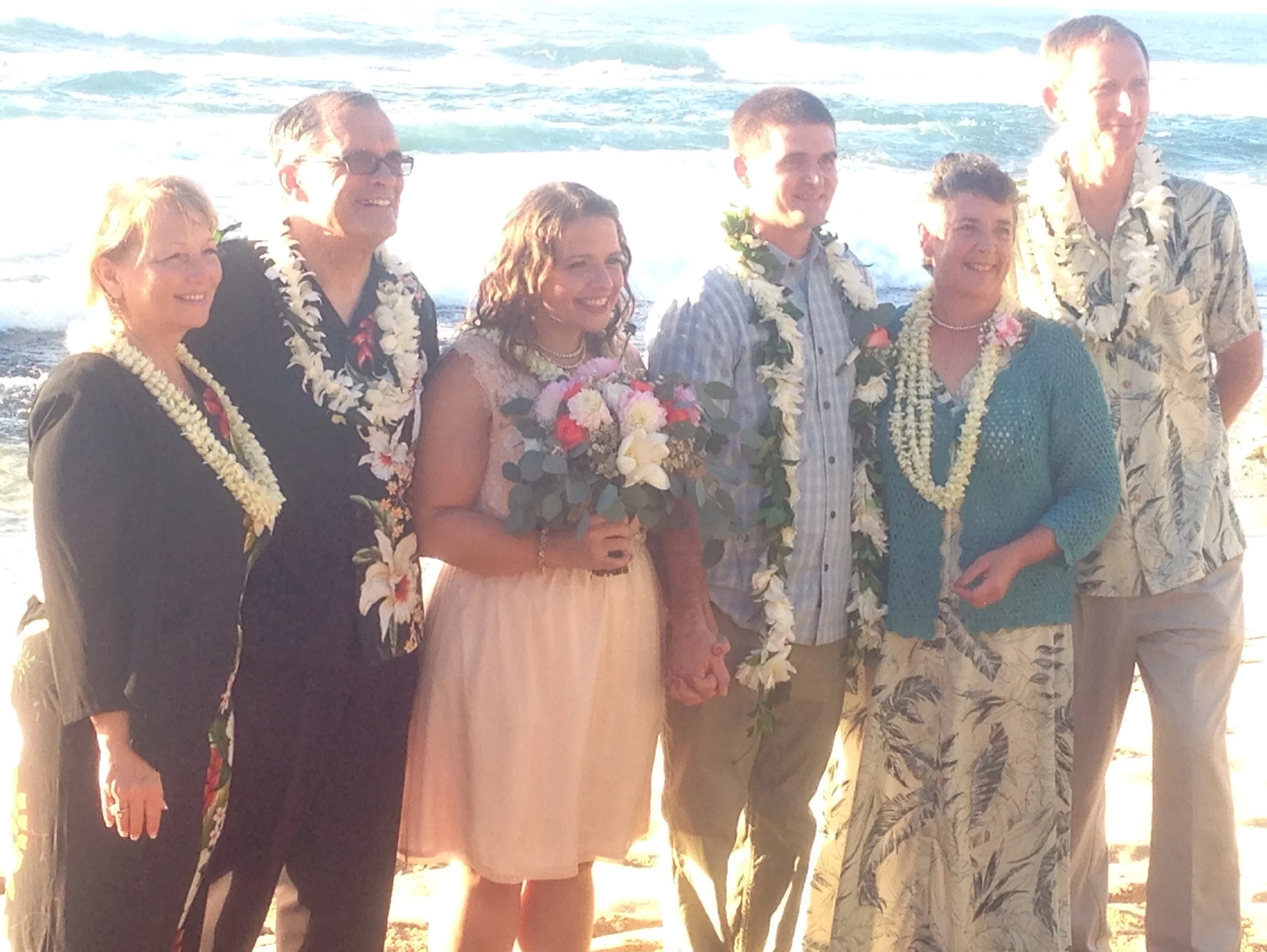 jacqueline-caleb-beach-hawaii-wedding-family