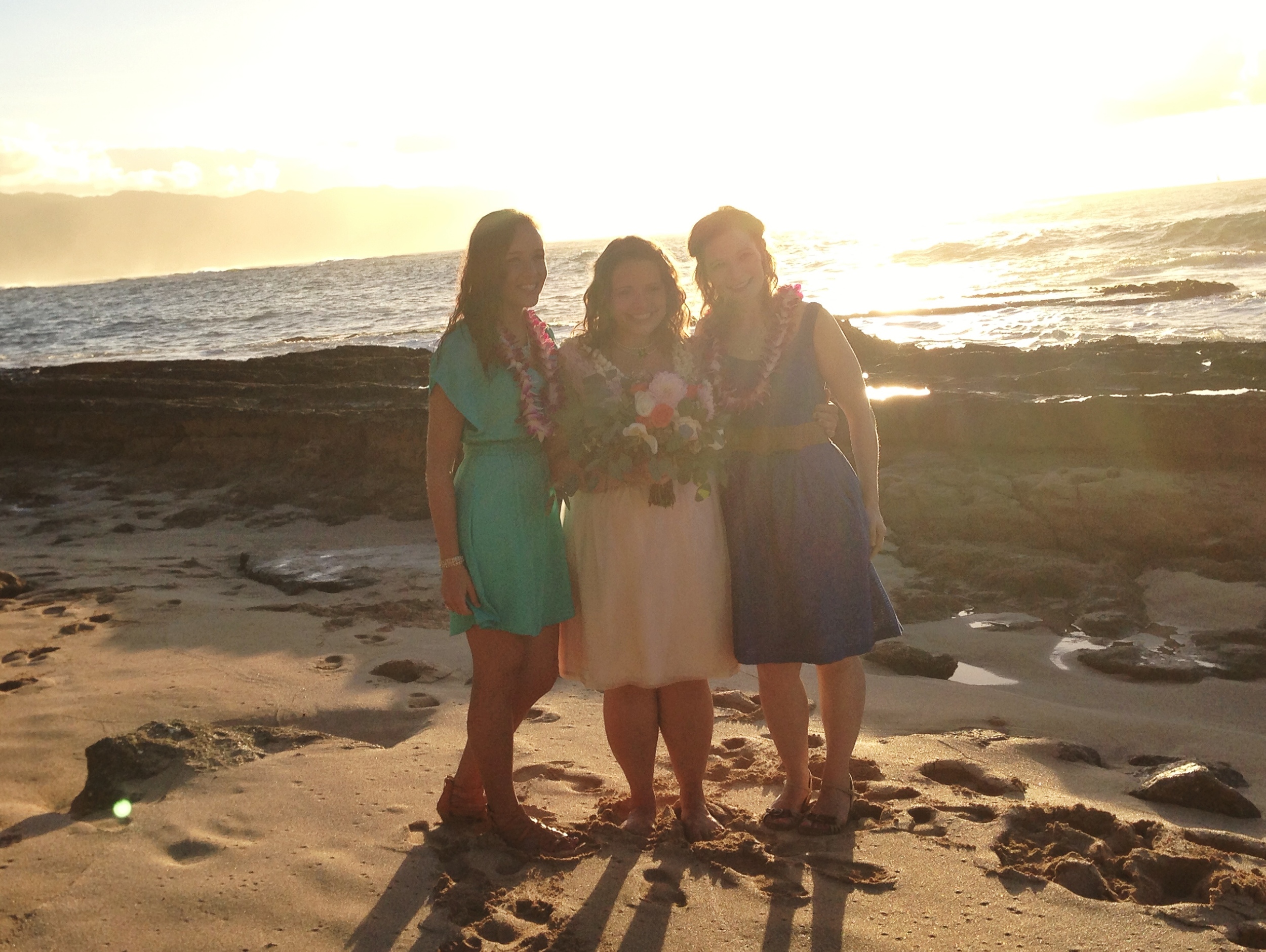 jacqueline-caleb-beach-hawaii-wedding-family